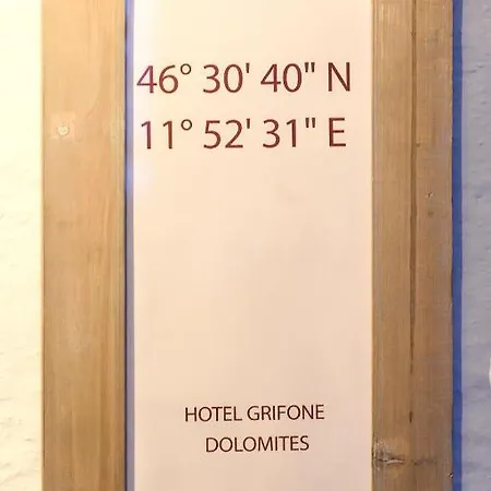 Grifone Hotel 4*